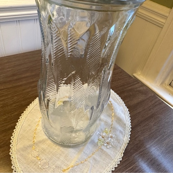 Vintage MCM Clear E. O. Brody Co Textured Leaf Feather Tall Glass Flower Vase - Picture 5 of 7